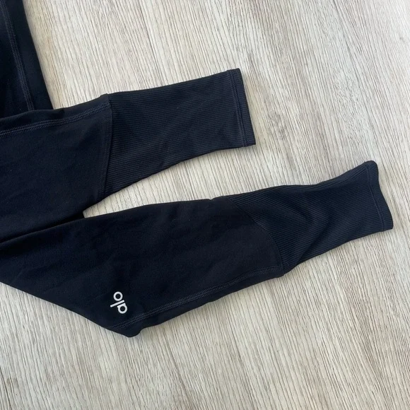 EUC Alo Yogo leggings - Picture 4 of 5